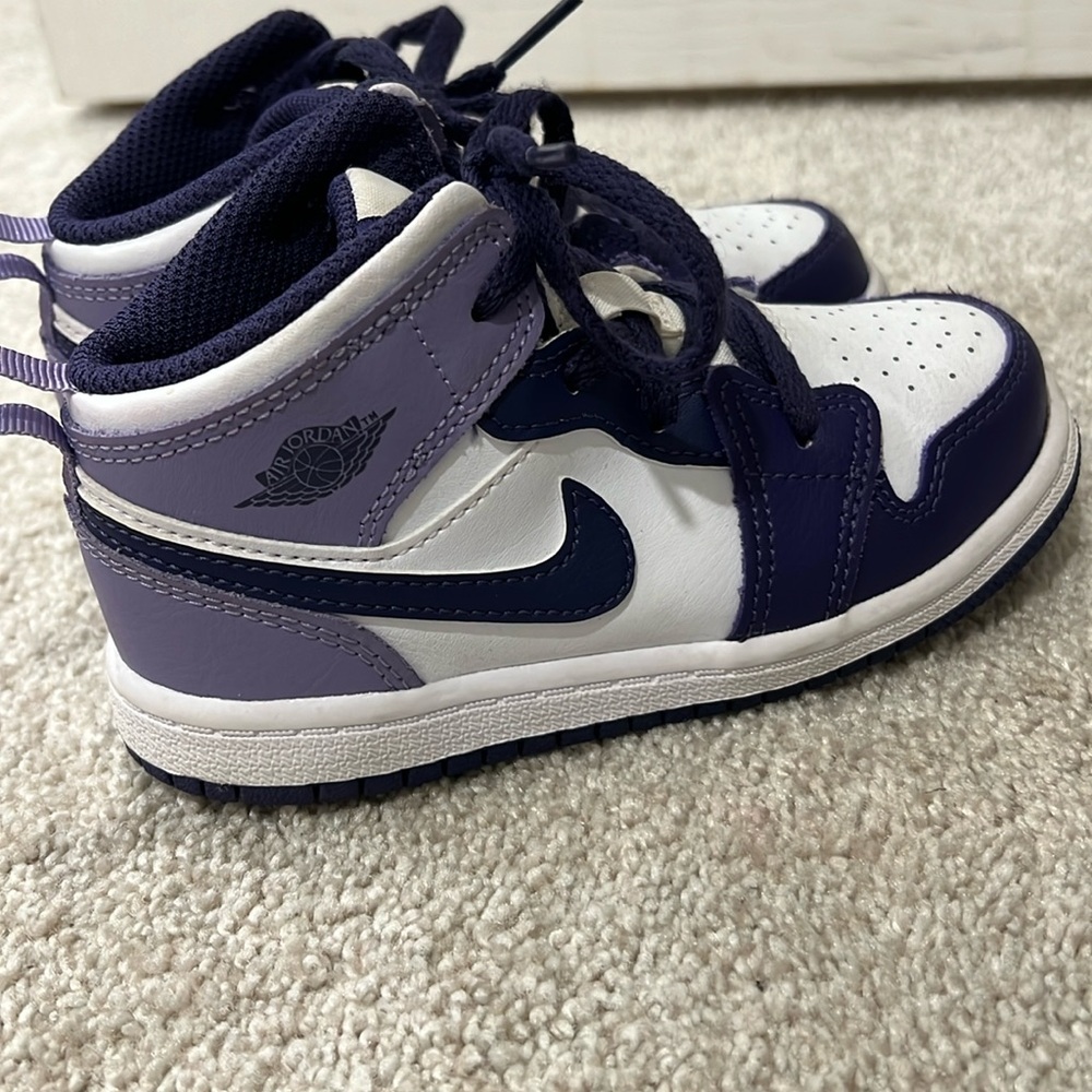 Toddler girl purple air Jordan 1’s